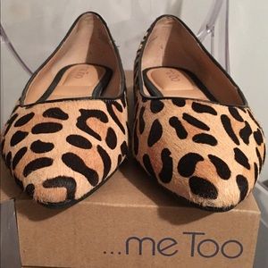 ME TOO Calf hair leopard print flats